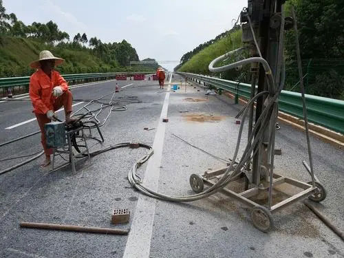 江岸路基注浆